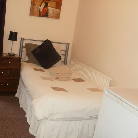 London Heathrow Guesthouse Hillingdon Dış mekan fotoğraf