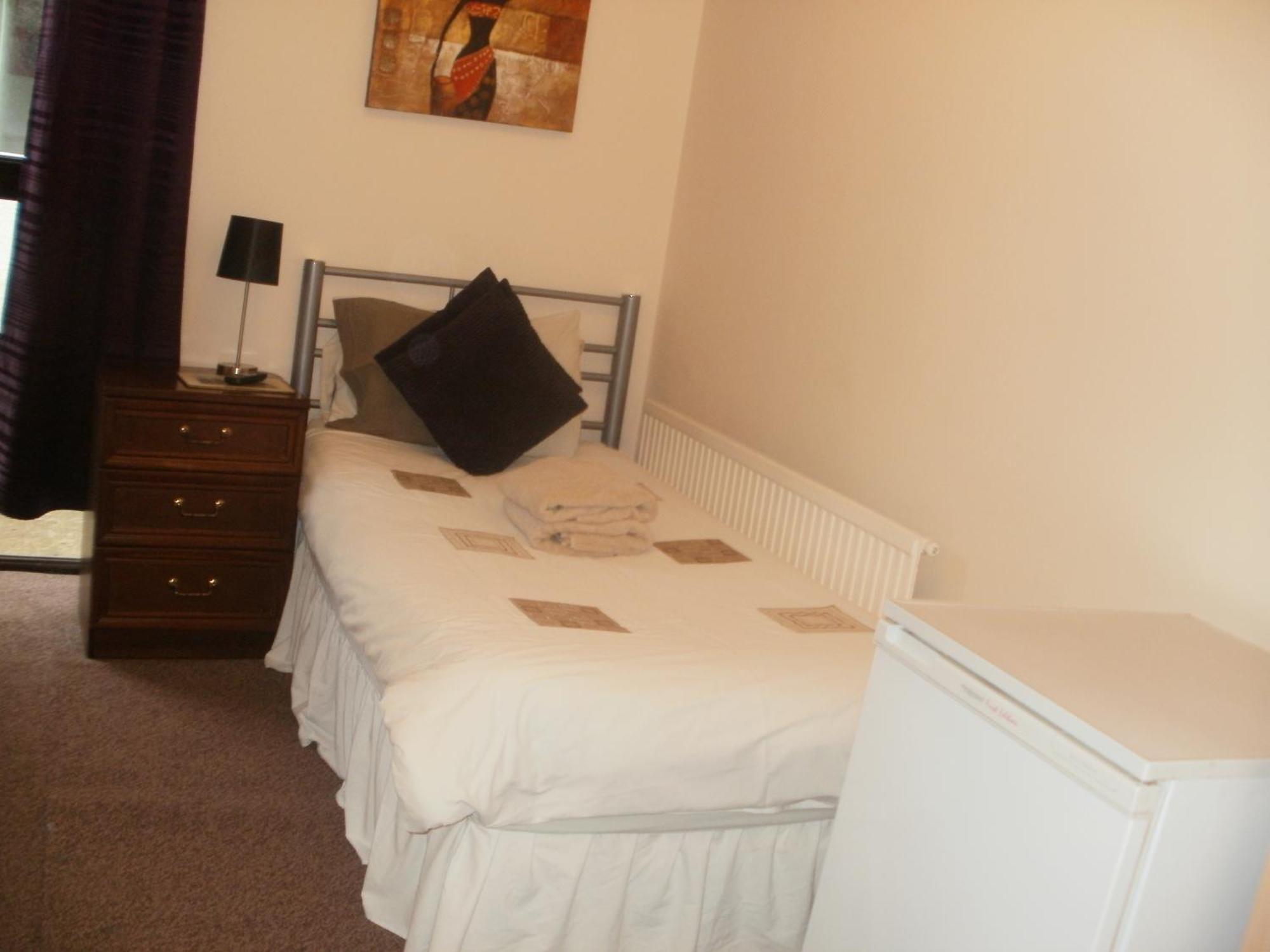 London Heathrow Guesthouse Hillingdon Dış mekan fotoğraf
