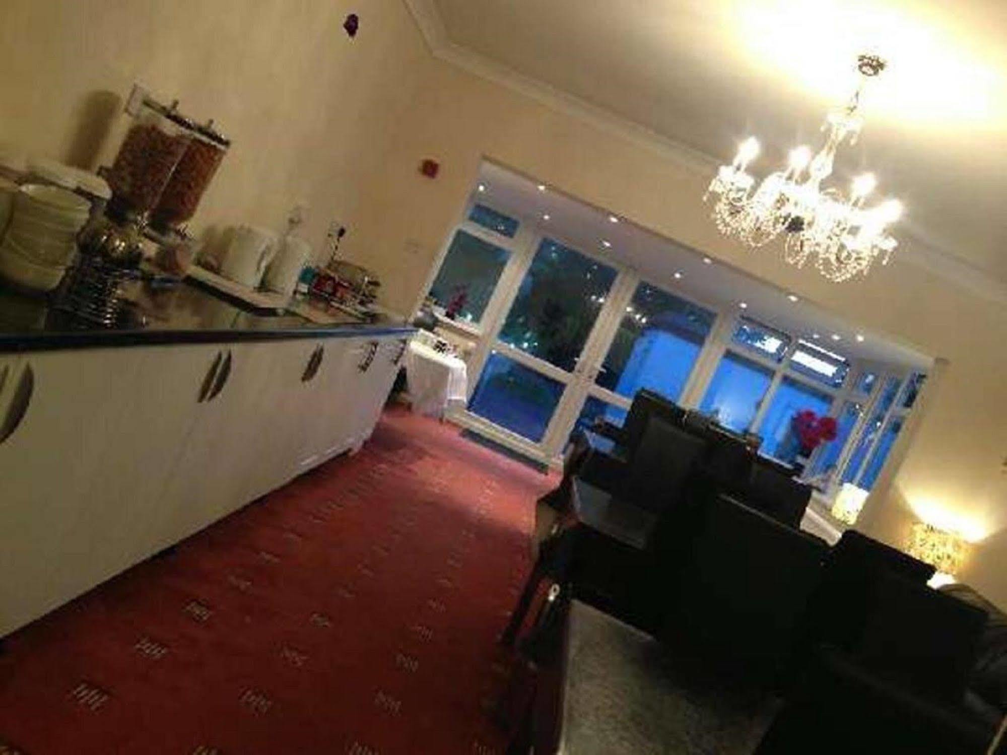 London Heathrow Guesthouse Hillingdon Dış mekan fotoğraf